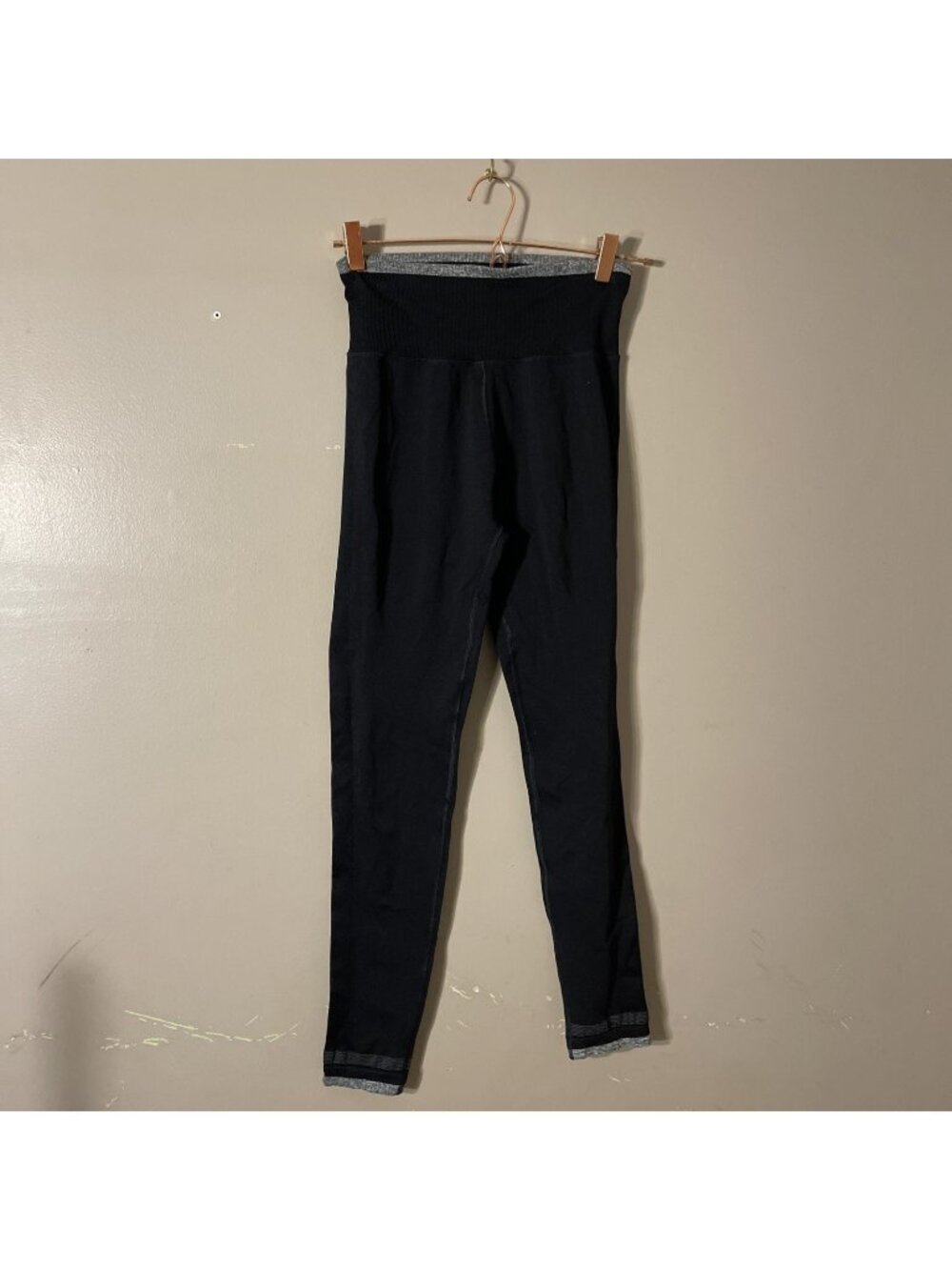 Athleta Compression Leggings Black Gray Trim High Rise Skinny Athletic Yoga Sz M